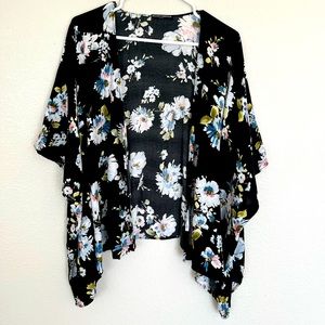 Brandy❤️Melville boho beach ties floral print open front top